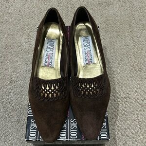 Mootsies Tootsies Women’s Brown Suede Loafers. Size 8.5